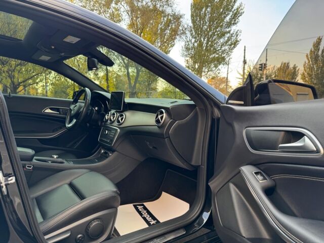 Черный Мерседес ЦЛА 250, объемом двигателя 2 л и пробегом 94 тыс. км за 17390 $, фото 15 на Automoto.ua