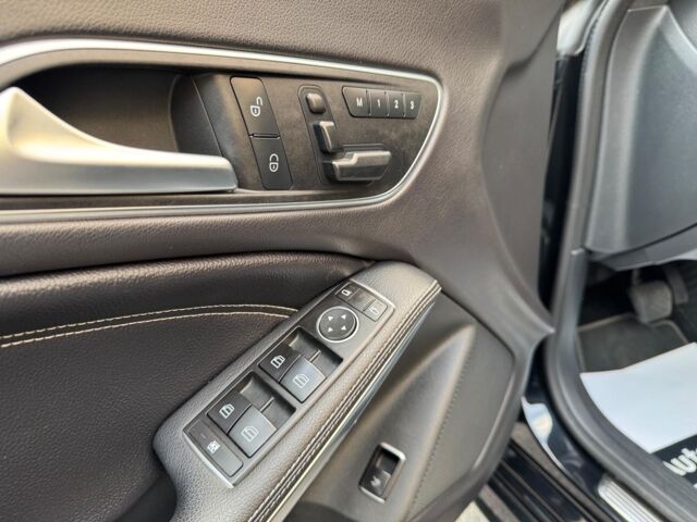 Черный Мерседес ЦЛА 250, объемом двигателя 2 л и пробегом 94 тыс. км за 17390 $, фото 19 на Automoto.ua