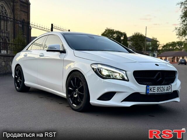 Білий Мерседес ЦЛА-клас, об'ємом двигуна 2 л та пробігом 230 тис. км за 12600 $, фото 4 на Automoto.ua