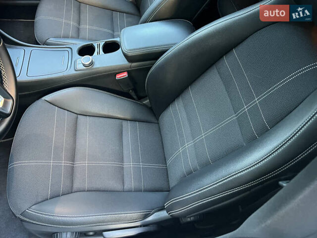 Белый Мерседес ЦЛА-класс, объемом двигателя 2.14 л и пробегом 195 тыс. км за 17300 $, фото 17 на Automoto.ua