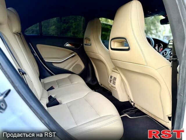 Білий Мерседес ЦЛА-клас, об'ємом двигуна 2 л та пробігом 230 тис. км за 12600 $, фото 8 на Automoto.ua