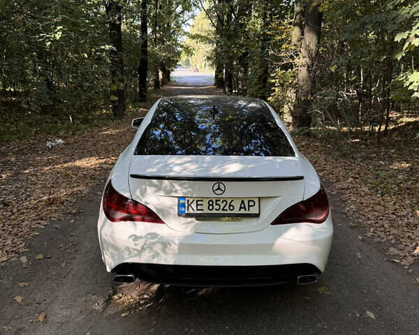 Белый Мерседес ЦЛА-класс, объемом двигателя 1.99 л и пробегом 232 тыс. км за 13999 $, фото 4 на Automoto.ua