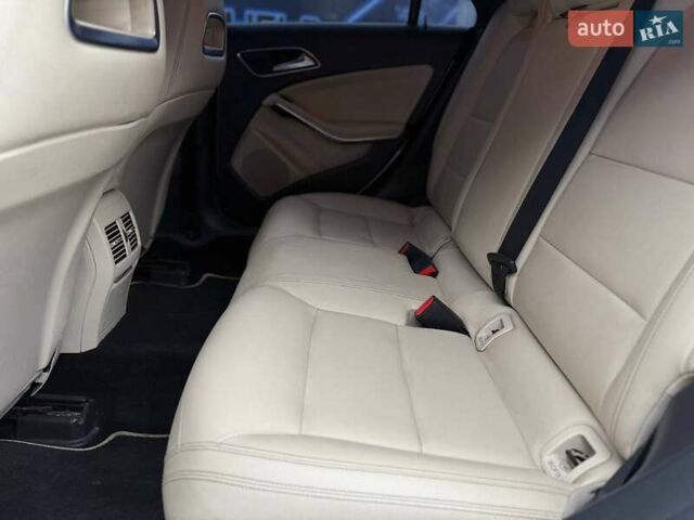 Белый Мерседес ЦЛА-класс, объемом двигателя 1.99 л и пробегом 213 тыс. км за 13499 $, фото 8 на Automoto.ua