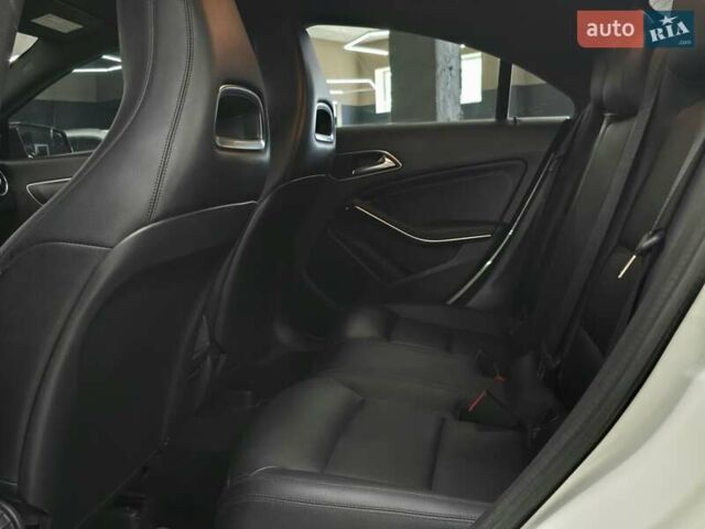 Білий Мерседес ЦЛА-клас, об'ємом двигуна 1.6 л та пробігом 127 тис. км за 16999 $, фото 15 на Automoto.ua