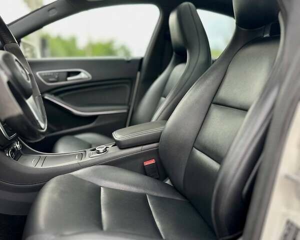 Білий Мерседес ЦЛА-клас, об'ємом двигуна 1.99 л та пробігом 149 тис. км за 13999 $, фото 10 на Automoto.ua