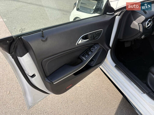 Мерседес ЦЛА-класс 2014 в Киеве на Automoto.ua Белый Мерседес ЦЛА-класс, объемом двигателя 1.99 л и пробегом 153 тыс. км за 16200 $, фото 18 на Automoto.ua
