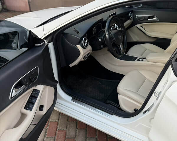Белый Мерседес ЦЛА-класс, объемом двигателя 1.99 л и пробегом 150 тыс. км за 18500 $, фото 6 на Automoto.ua