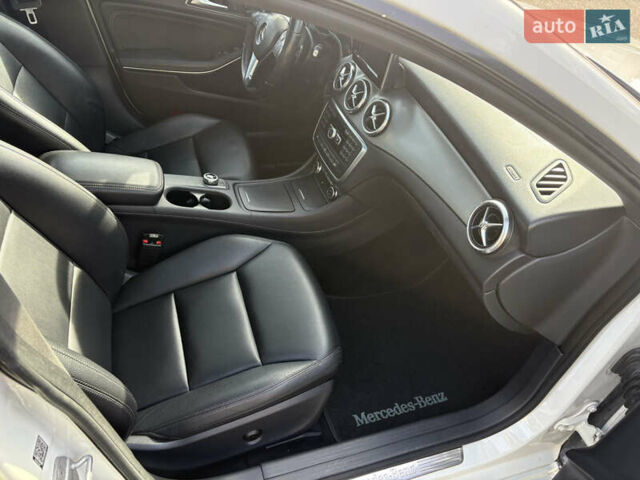 Мерседес ЦЛА-класс 2014 в Киеве на Automoto.ua Белый Мерседес ЦЛА-класс, объемом двигателя 1.99 л и пробегом 153 тыс. км за 16200 $, фото 10 на Automoto.ua