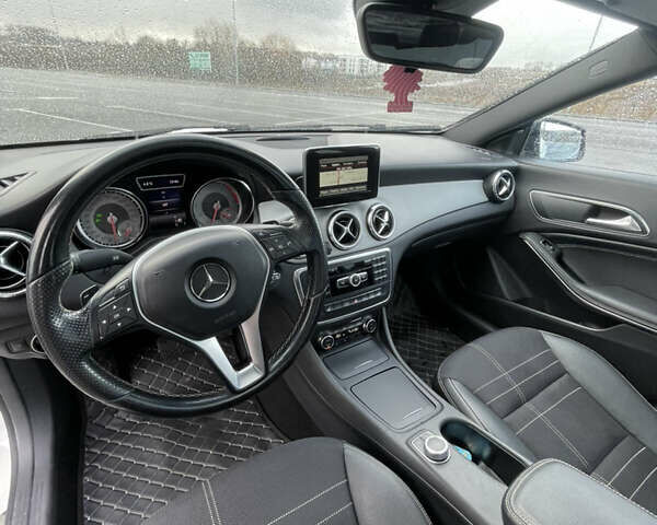 Белый Мерседес ЦЛА-класс, объемом двигателя 1.6 л и пробегом 240 тыс. км за 14999 $, фото 3 на Automoto.ua