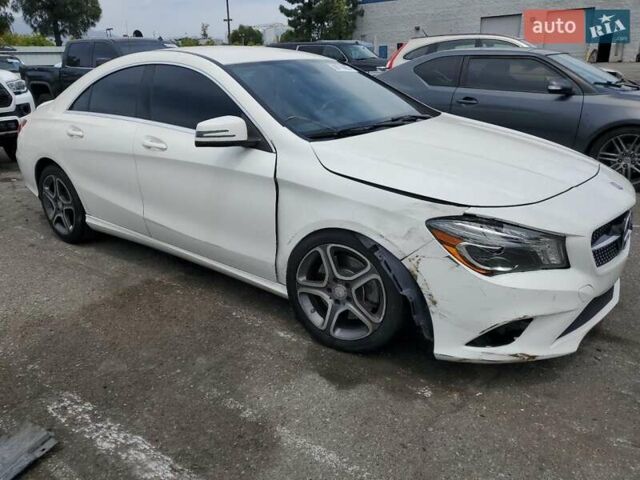 Белый Мерседес ЦЛА-класс, объемом двигателя 1.99 л и пробегом 182 тыс. км за 2400 $, фото 3 на Automoto.ua