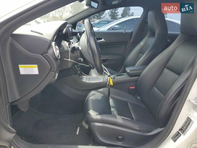 Белый Мерседес ЦЛА-класс, объемом двигателя 1.99 л и пробегом 182 тыс. км за 2400 $, фото 6 на Automoto.ua