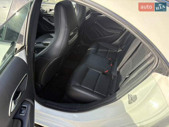 Мерседес ЦЛА-класс 2014 в Киеве на Automoto.ua Белый Мерседес ЦЛА-класс, объемом двигателя 1.99 л и пробегом 153 тыс. км за 16200 $, фото 14 на Automoto.ua