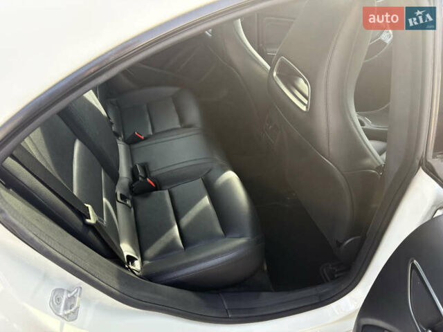 Мерседес ЦЛА-класс 2014 в Киеве на Automoto.ua Белый Мерседес ЦЛА-класс, объемом двигателя 1.99 л и пробегом 153 тыс. км за 16200 $, фото 12 на Automoto.ua