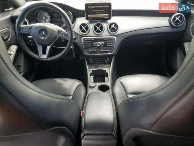 Белый Мерседес ЦЛА-класс, объемом двигателя 1.99 л и пробегом 182 тыс. км за 2400 $, фото 7 на Automoto.ua