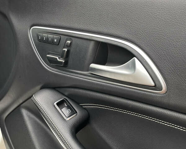 Білий Мерседес ЦЛА-клас, об'ємом двигуна 2 л та пробігом 96 тис. км за 17450 $, фото 93 на Automoto.ua