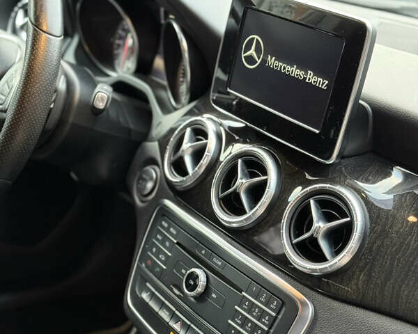 Белый Мерседес ЦЛА-класс, объемом двигателя 1.99 л и пробегом 130 тыс. км за 16000 $, фото 8 на Automoto.ua