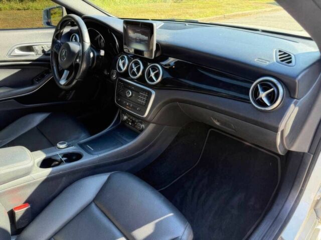 Мерседес ЦЛА-клас 2015 у Черкасах на Automoto.ua Білий Мерседес ЦЛА-клас, об'ємом двигуна 2 л та пробігом 71 тис. км за 11900 $, фото 8 на Automoto.ua