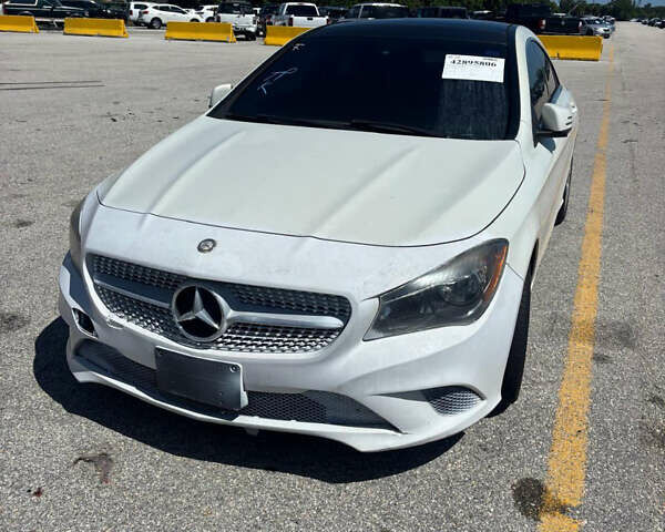 Белый Мерседес ЦЛА-класс, объемом двигателя 1.99 л и пробегом 159 тыс. км за 10300 $, фото 4 на Automoto.ua