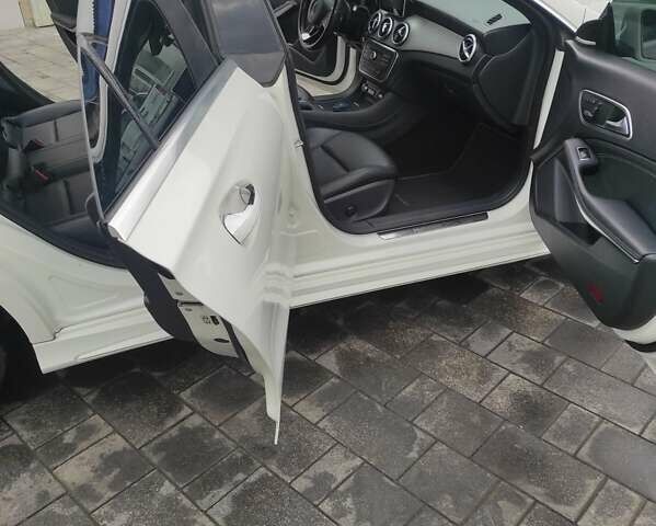 Белый Мерседес ЦЛА-класс, объемом двигателя 1.99 л и пробегом 150 тыс. км за 18000 $, фото 11 на Automoto.ua