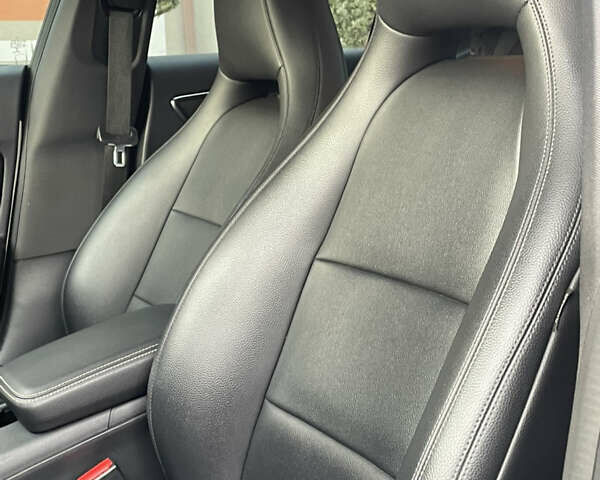 Білий Мерседес ЦЛА-клас, об'ємом двигуна 2 л та пробігом 96 тис. км за 17450 $, фото 81 на Automoto.ua