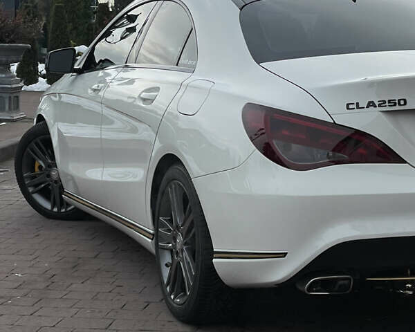 Білий Мерседес ЦЛА-клас, об'ємом двигуна 2 л та пробігом 96 тис. км за 17450 $, фото 54 на Automoto.ua