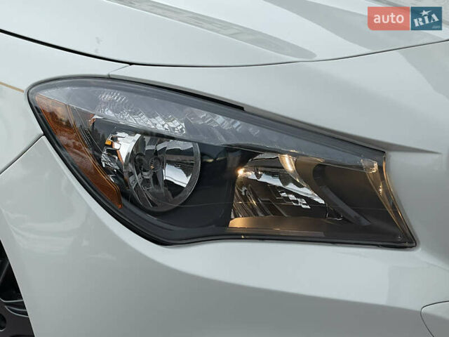 Білий Мерседес ЦЛА-клас, об'ємом двигуна 2 л та пробігом 96 тис. км за 17450 $, фото 26 на Automoto.ua