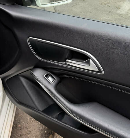 Білий Мерседес ЦЛА-клас, об'ємом двигуна 1.99 л та пробігом 134 тис. км за 17500 $, фото 19 на Automoto.ua