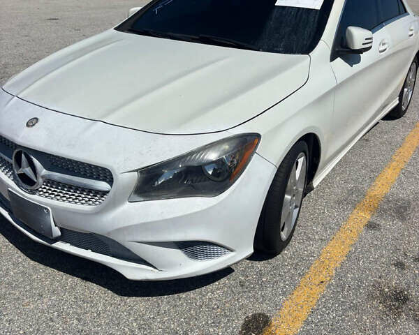 Белый Мерседес ЦЛА-класс, объемом двигателя 1.99 л и пробегом 159 тыс. км за 10300 $, фото 3 на Automoto.ua