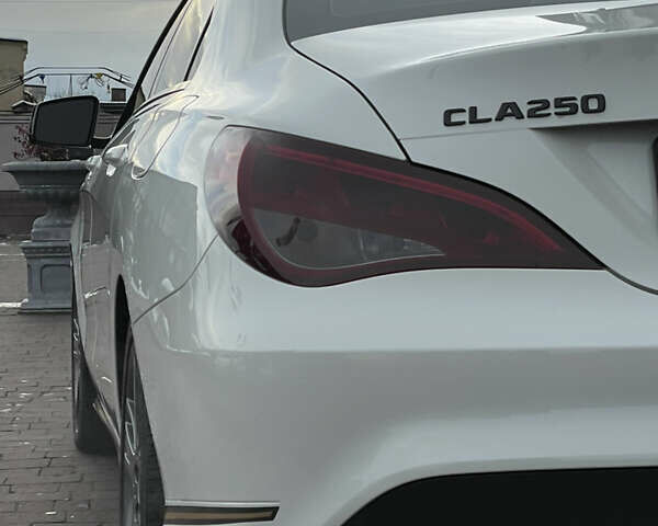 Білий Мерседес ЦЛА-клас, об'ємом двигуна 2 л та пробігом 96 тис. км за 17450 $, фото 61 на Automoto.ua