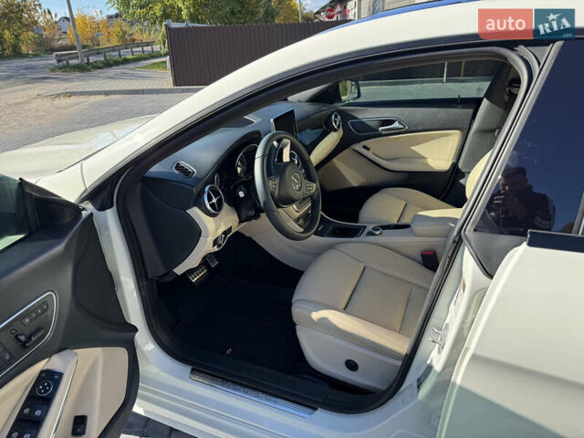 Белый Мерседес ЦЛА-класс, объемом двигателя 1.99 л и пробегом 177 тыс. км за 13500 $, фото 12 на Automoto.ua
