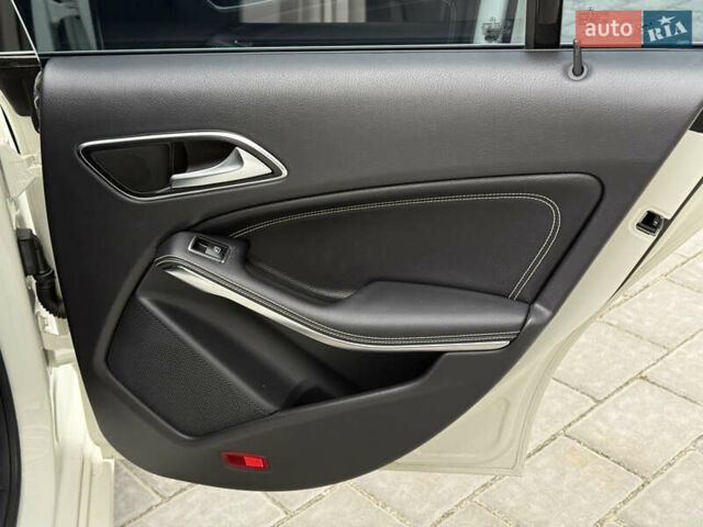 Білий Мерседес ЦЛА-клас, об'ємом двигуна 2 л та пробігом 232 тис. км за 13950 $, фото 52 на Automoto.ua