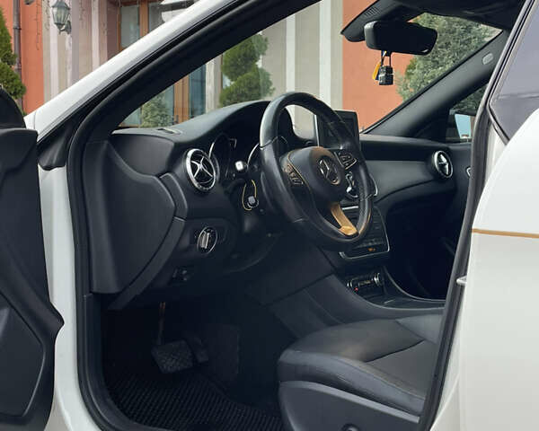 Білий Мерседес ЦЛА-клас, об'ємом двигуна 2 л та пробігом 96 тис. км за 17450 $, фото 65 на Automoto.ua