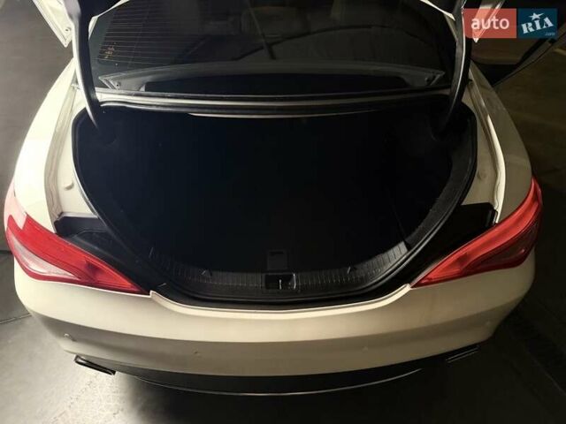 Білий Мерседес ЦЛА-клас, об'ємом двигуна 2 л та пробігом 103 тис. км за 20888 $, фото 35 на Automoto.ua