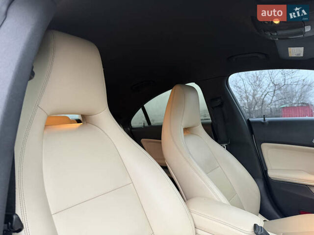 Білий Мерседес ЦЛА-клас, об'ємом двигуна 2 л та пробігом 185 тис. км за 16500 $, фото 2 на Automoto.ua