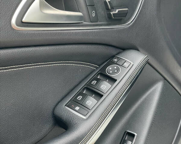 Білий Мерседес ЦЛА-клас, об'ємом двигуна 2 л та пробігом 96 тис. км за 17450 $, фото 67 на Automoto.ua