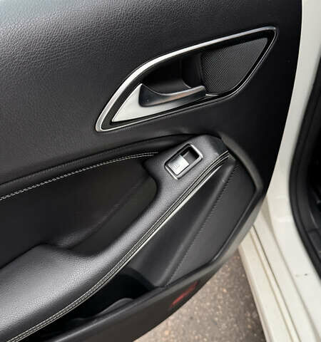 Білий Мерседес ЦЛА-клас, об'ємом двигуна 1.99 л та пробігом 134 тис. км за 17500 $, фото 20 на Automoto.ua