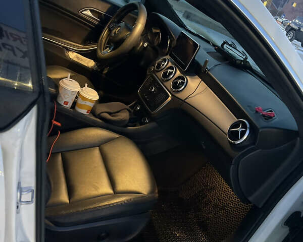 Белый Мерседес ЦЛА-класс, объемом двигателя 1.99 л и пробегом 140 тыс. км за 16800 $, фото 17 на Automoto.ua