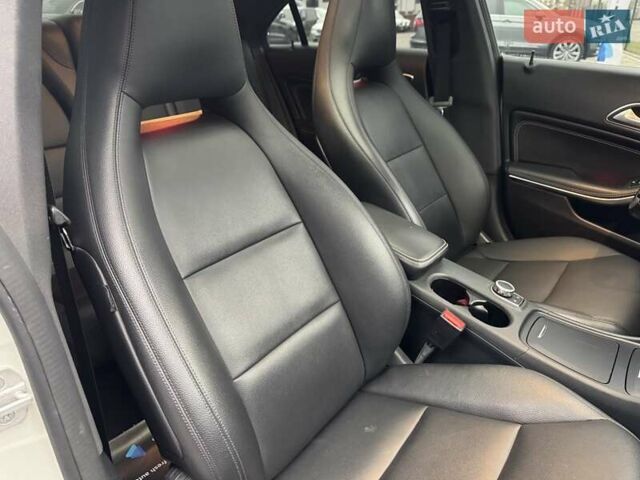 Білий Мерседес ЦЛА-клас, об'ємом двигуна 1.99 л та пробігом 207 тис. км за 13900 $, фото 34 на Automoto.ua