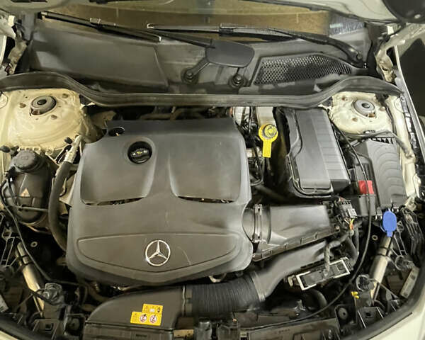 Белый Мерседес ЦЛА-класс, объемом двигателя 1.99 л и пробегом 169 тыс. км за 15500 $, фото 55 на Automoto.ua