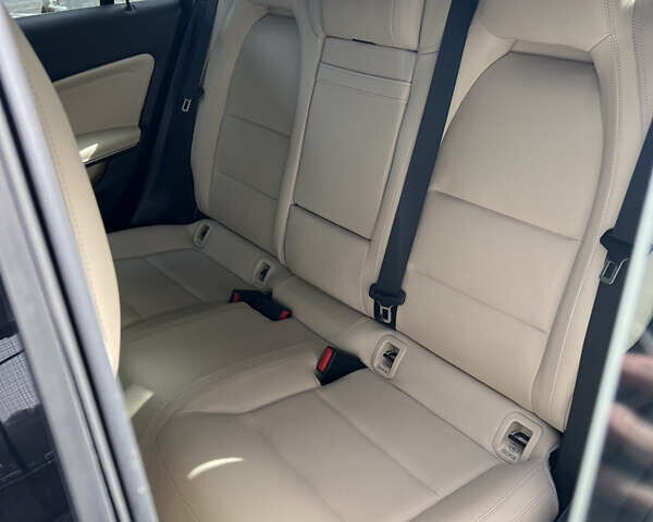 Белый Мерседес ЦЛА-класс, объемом двигателя 1.99 л и пробегом 74 тыс. км за 20000 $, фото 11 на Automoto.ua