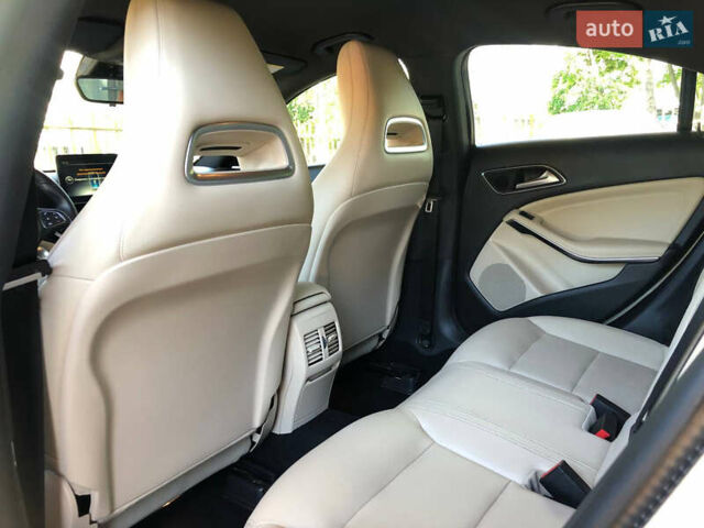 Белый Мерседес ЦЛА-класс, объемом двигателя 2 л и пробегом 110 тыс. км за 16700 $, фото 5 на Automoto.ua