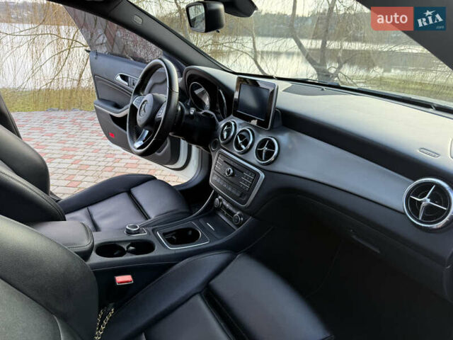 Белый Мерседес ЦЛА-класс, объемом двигателя 1.99 л и пробегом 135 тыс. км за 18500 $, фото 22 на Automoto.ua