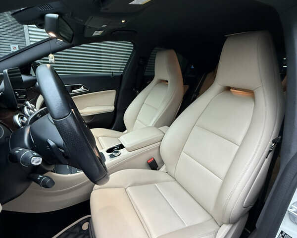 Белый Мерседес ЦЛА-класс, объемом двигателя 2 л и пробегом 73 тыс. км за 18900 $, фото 18 на Automoto.ua