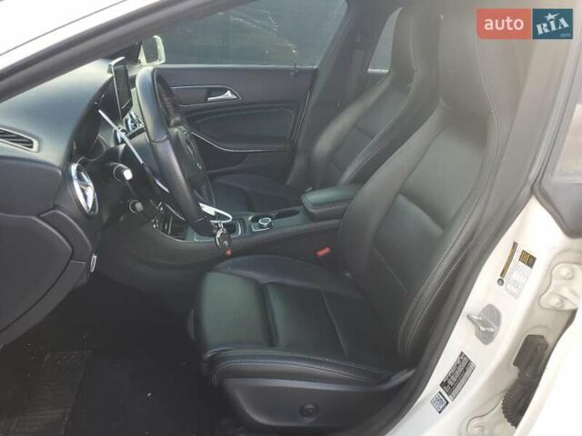 Белый Мерседес ЦЛА-класс, объемом двигателя 2 л и пробегом 91 тыс. км за 2500 $, фото 6 на Automoto.ua