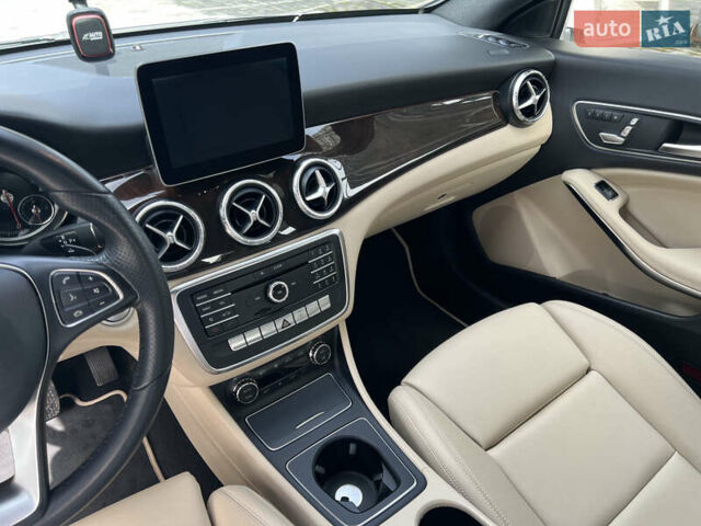 Белый Мерседес ЦЛА-класс, объемом двигателя 1.99 л и пробегом 74 тыс. км за 20000 $, фото 7 на Automoto.ua