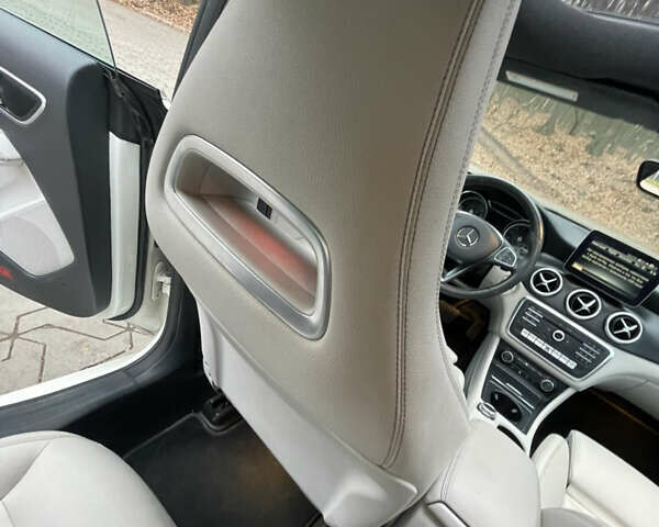 Белый Мерседес ЦЛА-класс, объемом двигателя 1.99 л и пробегом 169 тыс. км за 15500 $, фото 33 на Automoto.ua