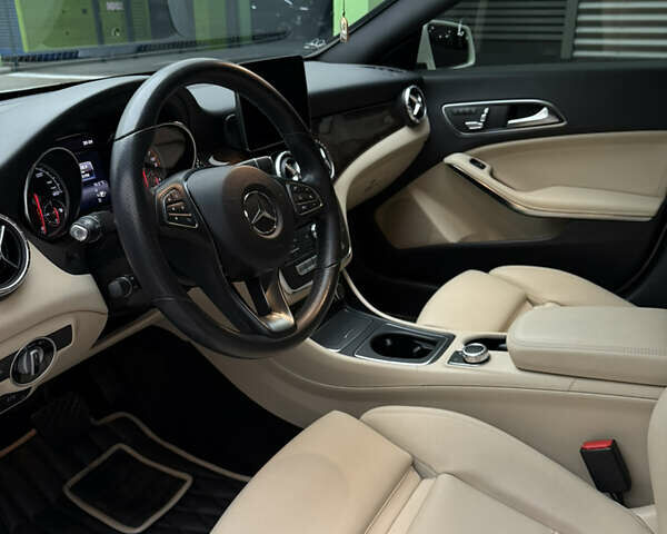 Белый Мерседес ЦЛА-класс, объемом двигателя 2 л и пробегом 73 тыс. км за 18900 $, фото 8 на Automoto.ua