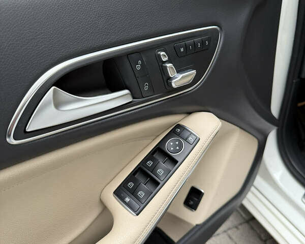 Белый Мерседес ЦЛА-класс, объемом двигателя 2 л и пробегом 73 тыс. км за 18900 $, фото 19 на Automoto.ua