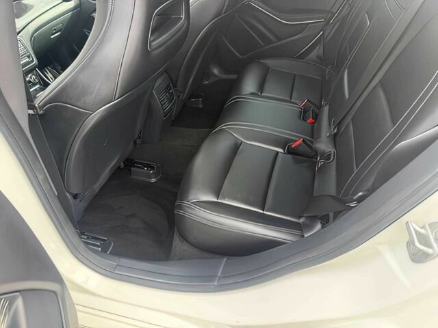 Білий Мерседес ЦЛА-клас, об'ємом двигуна 2 л та пробігом 78 тис. км за 10000 $, фото 12 на Automoto.ua