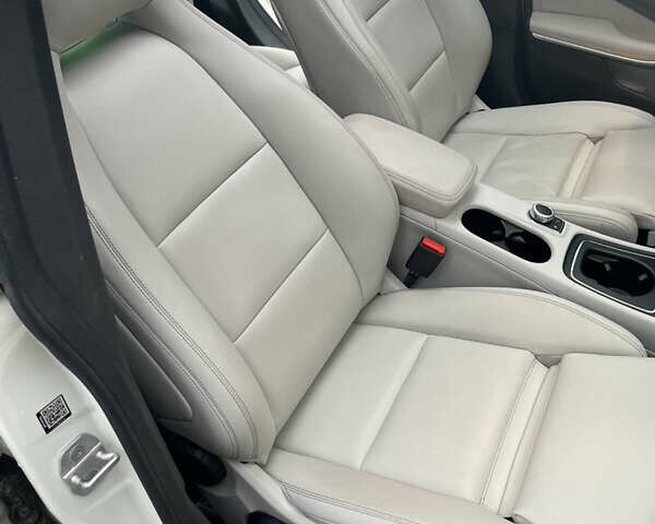 Белый Мерседес ЦЛА-класс, объемом двигателя 1.99 л и пробегом 169 тыс. км за 15500 $, фото 38 на Automoto.ua